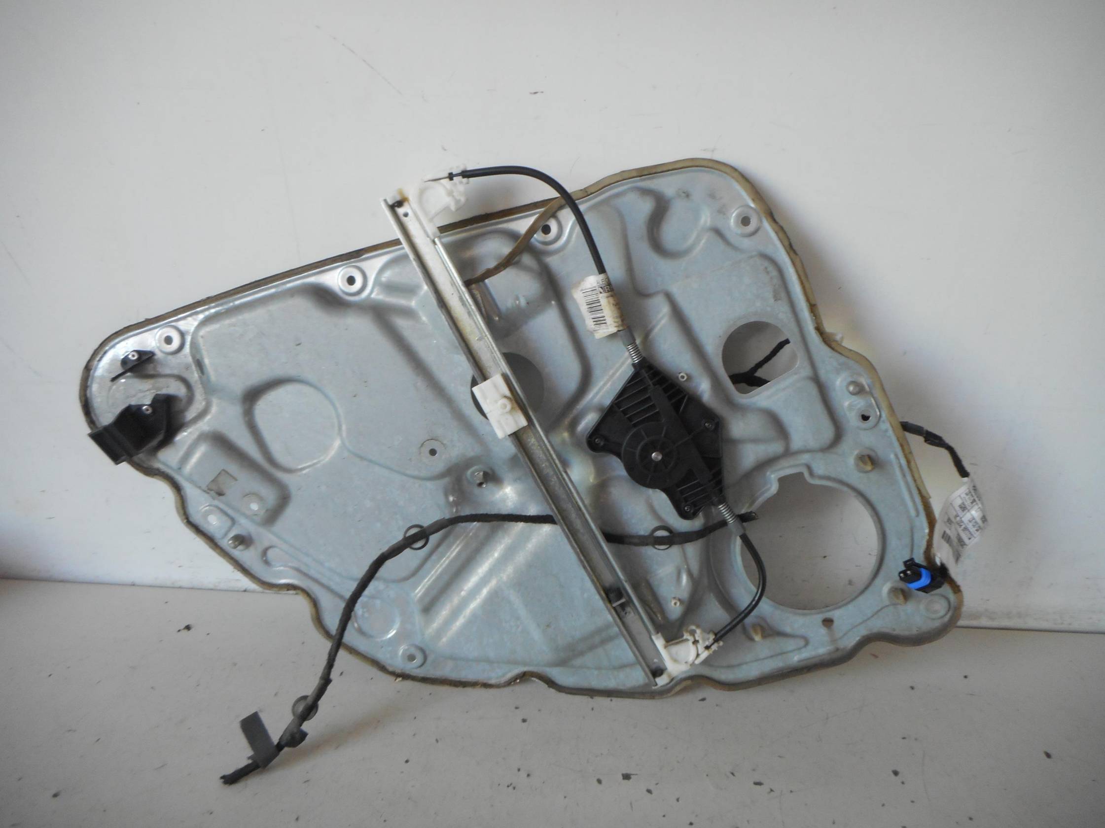 Alzacristallo elettr. porta post. dx.